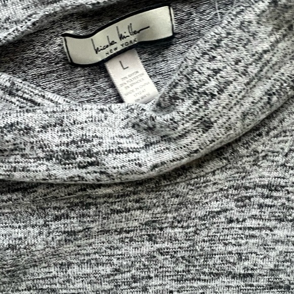 Nicole Miller Large Cowl Neck Top - Picture 3 of 3